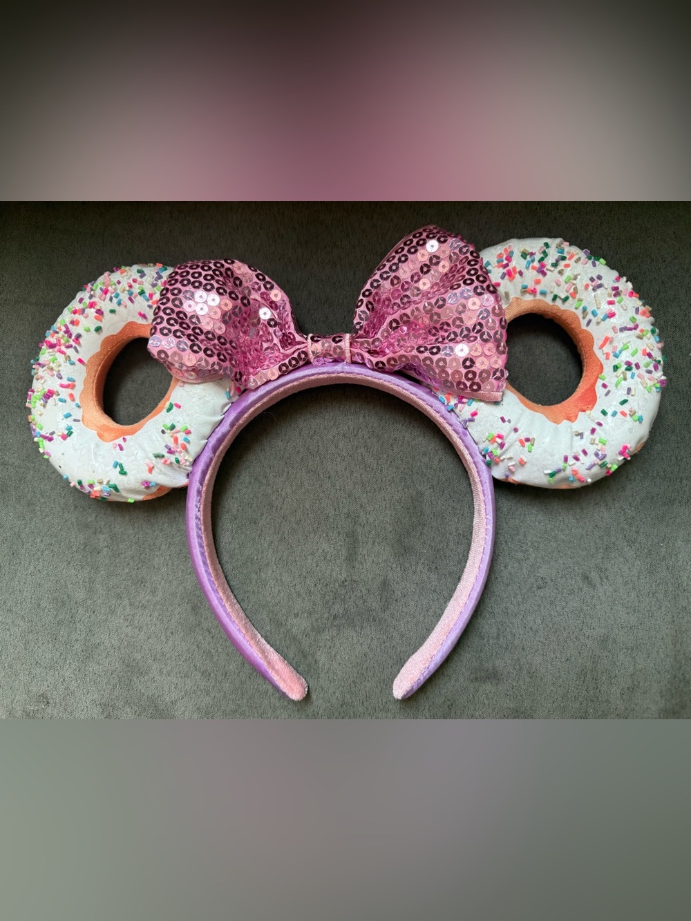 Disney Parks Exclusive Minnie Mouse Pink Sequin Bow Donut Ear Headband - Picture 3 of 3